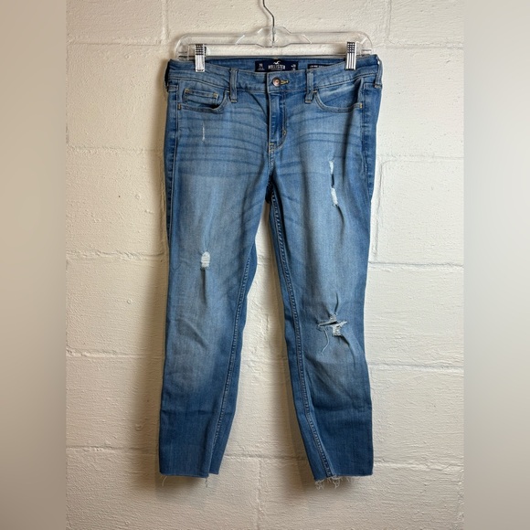 Hollister California LowRise Super Skinny Classic Stretch Distressed Capri Jeans - Picture 1 of 6